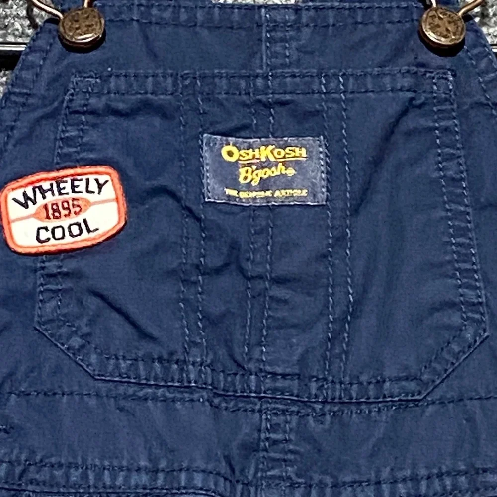 OshKosh Bgosh Boys Navy Blue Cotton Car Graphic Short Overalls 18 Months 424-107